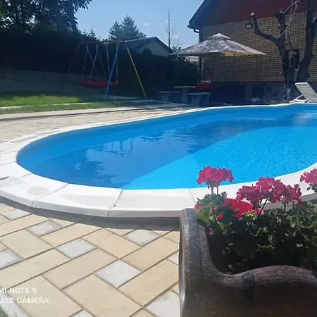 Vilă Vikendaja *